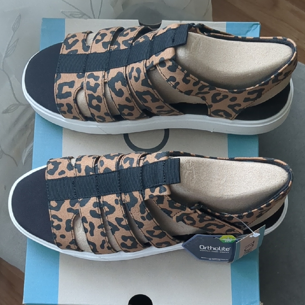 Toms Women's Sandals in Leopard and Black